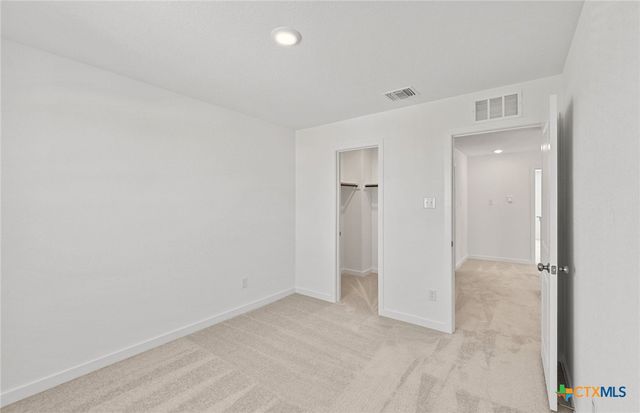 105 Green Berets Bend, Jarrell, TX 76537