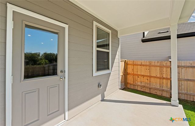 105 Green Berets Bend, Jarrell, TX 76537