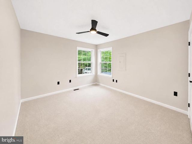 241 LAND OR DR, Ruther Glen, VA 22546