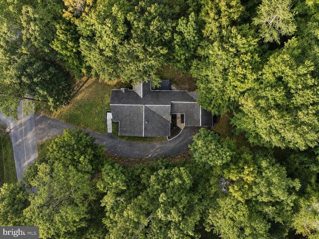 241 LAND OR DR, Ruther Glen, VA 22546