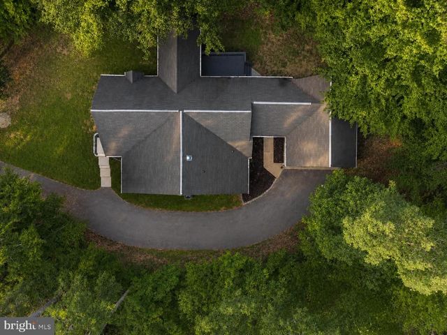 241 LAND OR DR, Ruther Glen, VA 22546