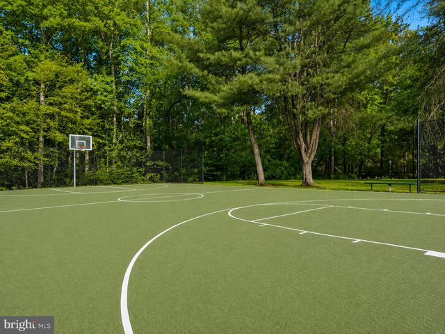 241 LAND OR DR, Ruther Glen, VA 22546