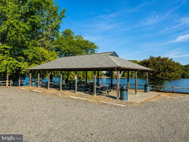 241 LAND OR DR, Ruther Glen, VA 22546
