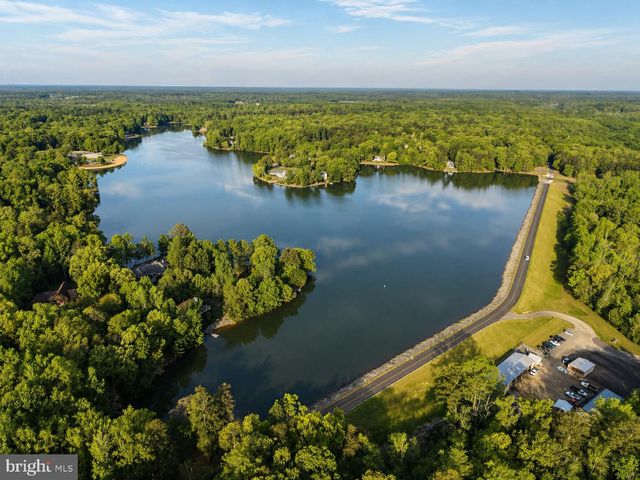 241 LAND OR DR, Ruther Glen, VA 22546