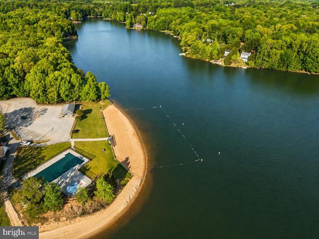 241 LAND OR DR, Ruther Glen, VA 22546
