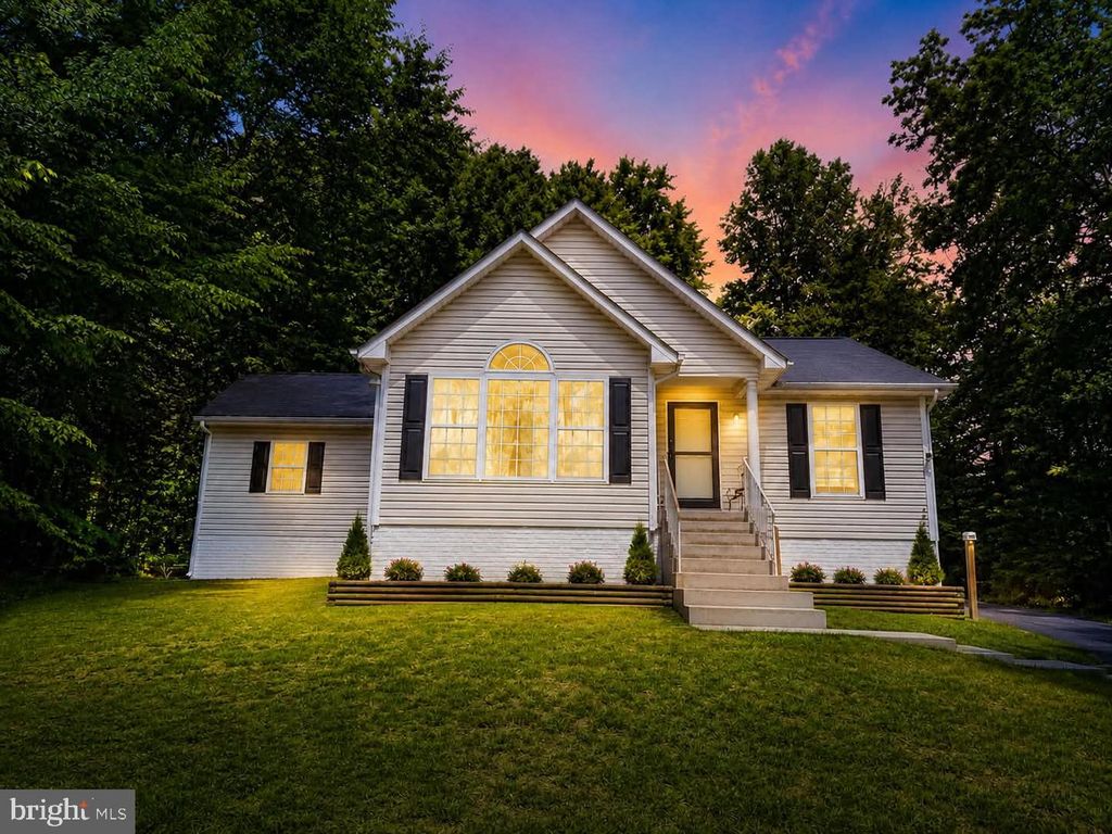 241 LAND OR DR, Ruther Glen, VA 22546