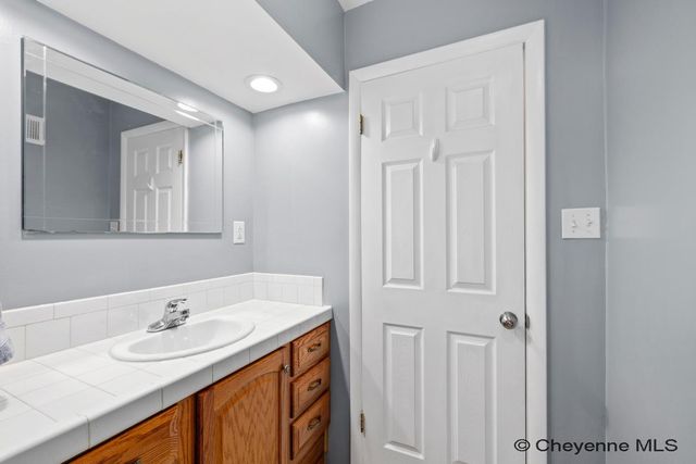 3552 CONCORD RD, Cheyenne, WY 82001