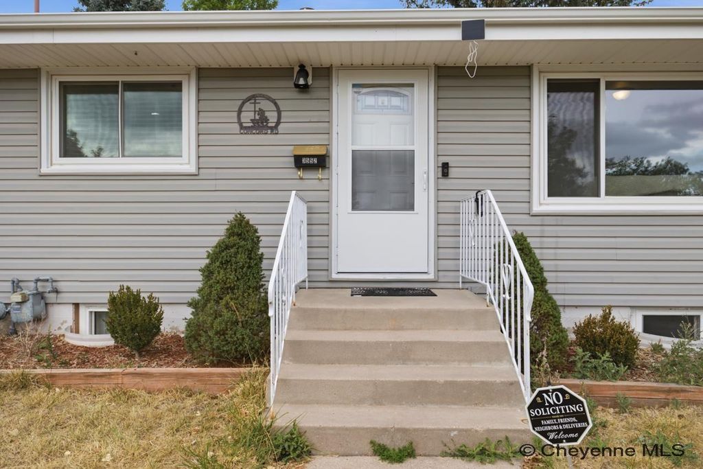 3552 CONCORD RD, Cheyenne, WY 82001