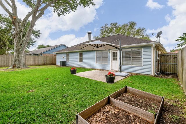 604 Spring Breeze Street, League City, TX 77573
