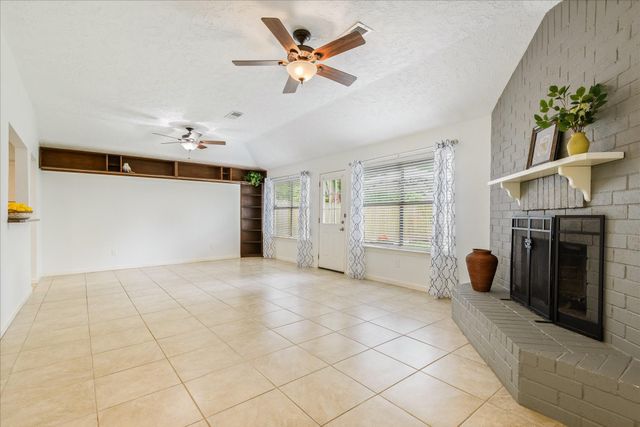 604 Spring Breeze Street, League City, TX 77573