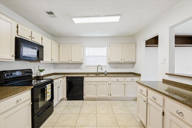 604 Spring Breeze Street, League City, TX 77573