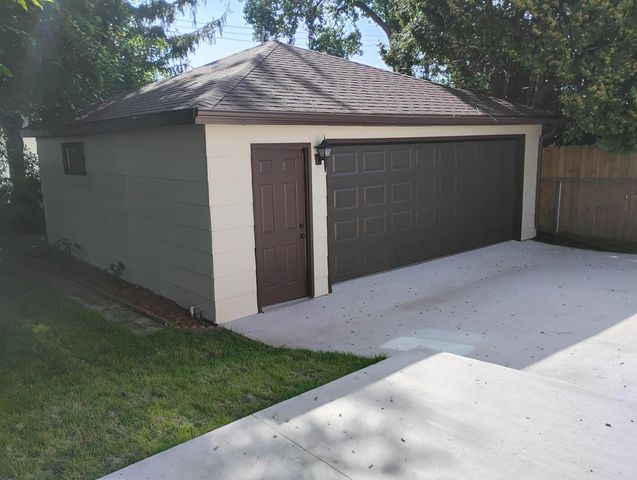 6623 33rd AVENUE, Kenosha, WI 53142
