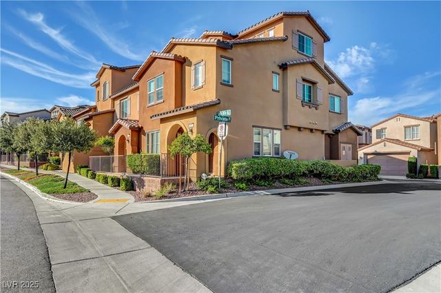 11420 Ogden Mills Drive 101, Las Vegas, NV 89135