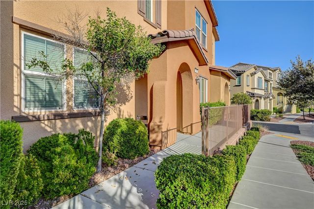 11420 Ogden Mills Drive 101, Las Vegas, NV 89135