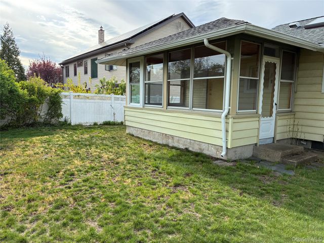 1474 Stephen Marc Lane, East Meadow, NY 11554