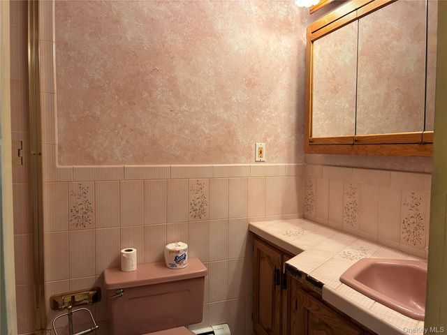 1474 Stephen Marc Lane, East Meadow, NY 11554