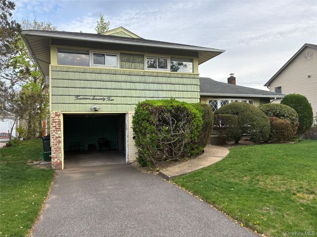 1474 Stephen Marc Lane, East Meadow, NY 11554