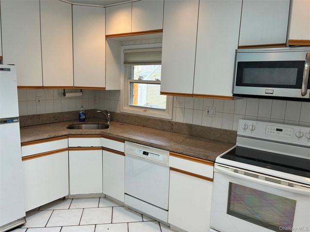 1474 Stephen Marc Lane, East Meadow, NY 11554
