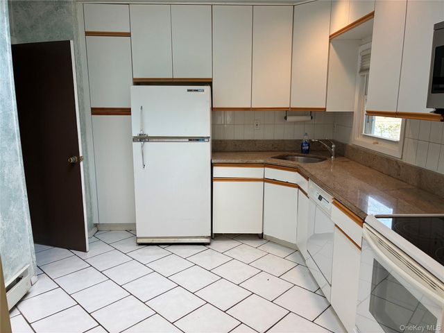 1474 Stephen Marc Lane, East Meadow, NY 11554
