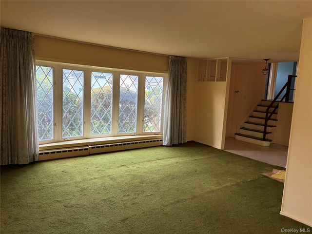 1474 Stephen Marc Lane, East Meadow, NY 11554