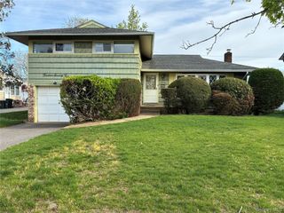 1474 Stephen Marc Lane, East Meadow, NY 11554