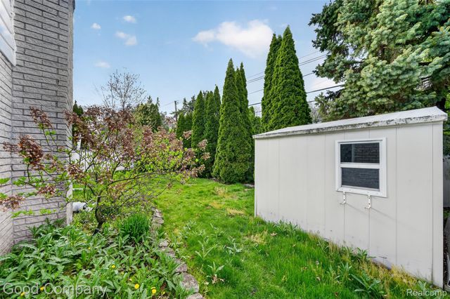 20307 Edmunton Street, St. Clair Shores, MI 48080