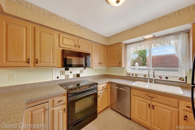 20307 Edmunton Street, St. Clair Shores, MI 48080
