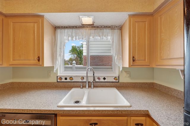 20307 Edmunton Street, St. Clair Shores, MI 48080
