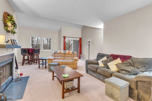 44 Manchester Ln F, West Milford Twp., NJ 07480