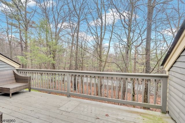 44 Manchester Ln F, West Milford Twp., NJ 07480