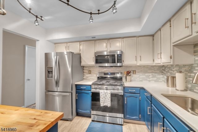 44 Manchester Ln F, West Milford Twp., NJ 07480