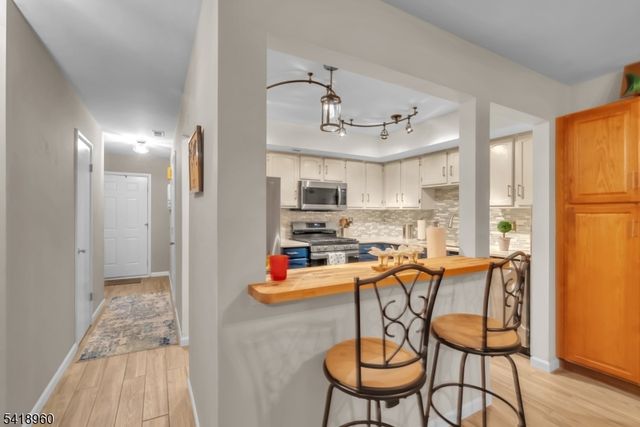 44 Manchester Ln F, West Milford Twp., NJ 07480