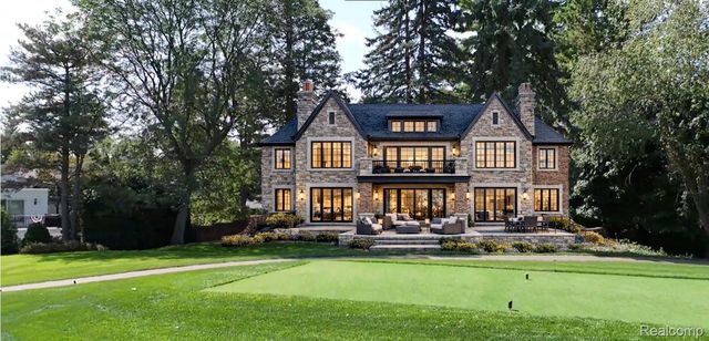 3880 Oakland Drive, Bloomfield Hills, MI 48301