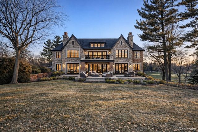 3880 Oakland Drive, Bloomfield Hills, MI 48301