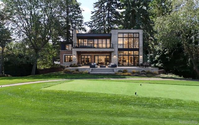 3880 Oakland Drive, Bloomfield Hills, MI 48301