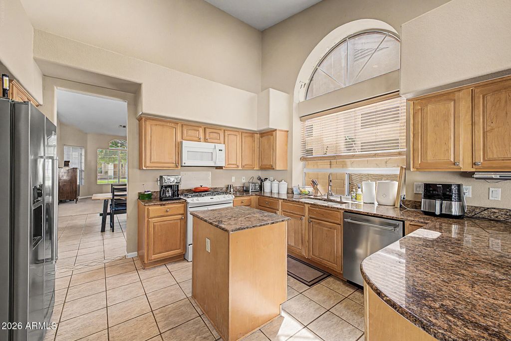 5426 E ANDERSON Drive, Scottsdale, AZ 85254 — photo 2
