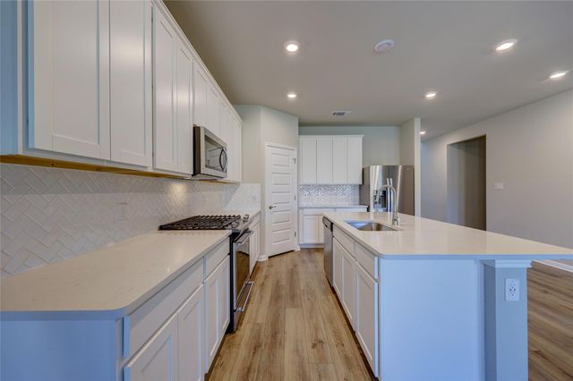117 Fairmeadow Downs DR, Hutto, TX 78634