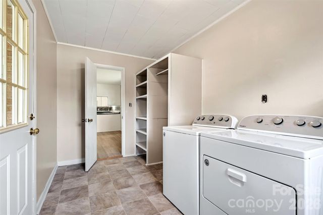 2406 Nix Creek Road, Marion, NC 28752