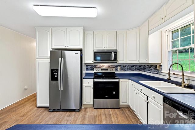 2406 Nix Creek Road, Marion, NC 28752