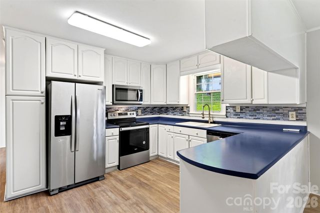 2406 Nix Creek Road, Marion, NC 28752