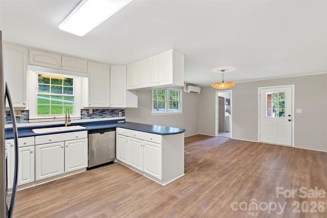 2406 Nix Creek Road, Marion, NC 28752
