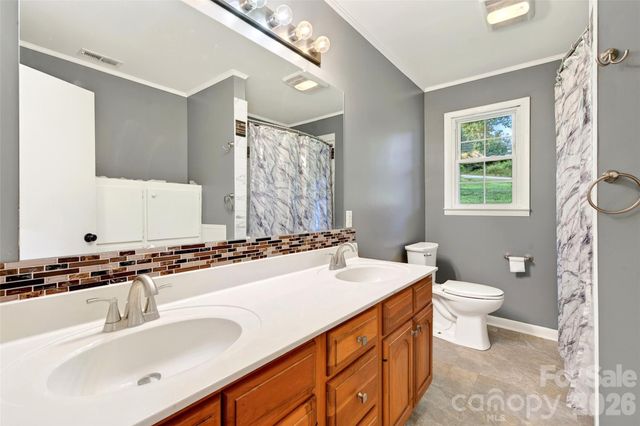 2406 Nix Creek Road, Marion, NC 28752