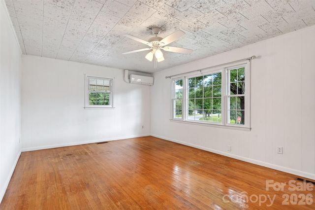 2406 Nix Creek Road, Marion, NC 28752