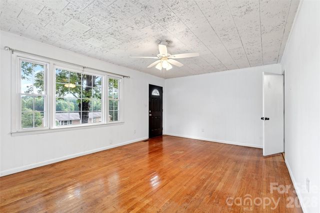 2406 Nix Creek Road, Marion, NC 28752