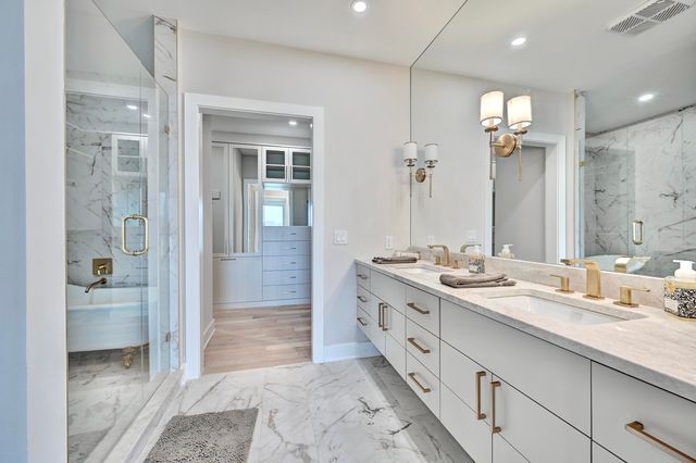 600 Ovation Way, 410 & 411, Newport, KY 41071