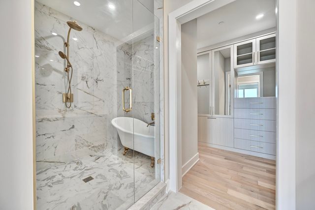 600 Ovation Way, 410 & 411, Newport, KY 41071