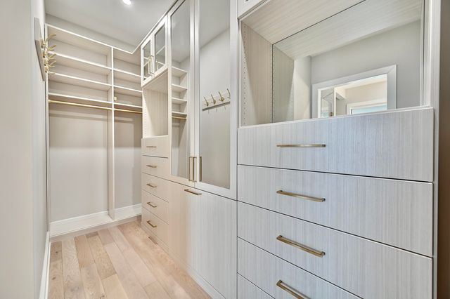 600 Ovation Way, 410 & 411, Newport, KY 41071