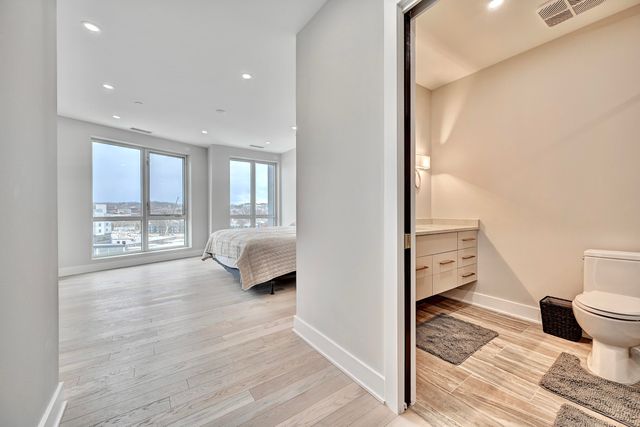 600 Ovation Way, 410 & 411, Newport, KY 41071