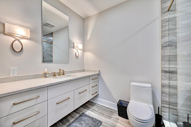 600 Ovation Way, 410 & 411, Newport, KY 41071