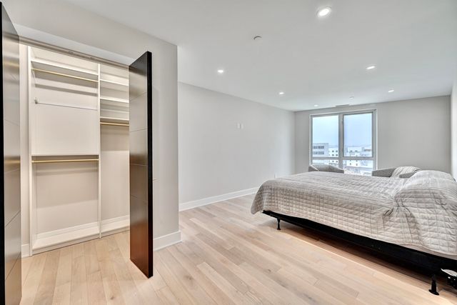 600 Ovation Way, 410 & 411, Newport, KY 41071